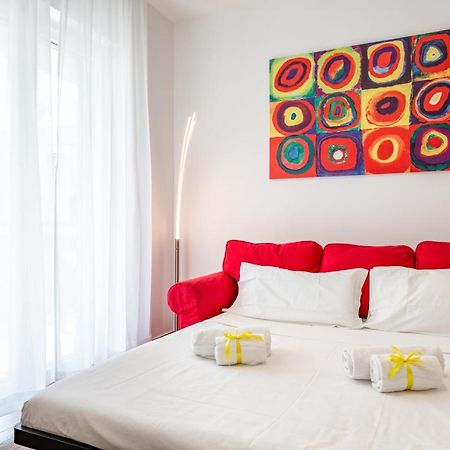 Central Station Apt With Parking Bari Bagian luar foto